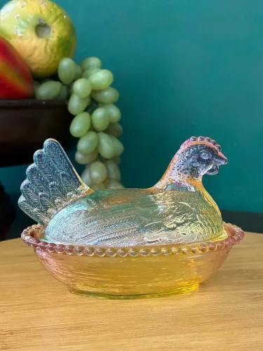 Releitura vintage - Pequena galinha no Ninho