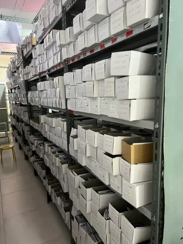 Passa ponto de laboratório e importador de lentes 