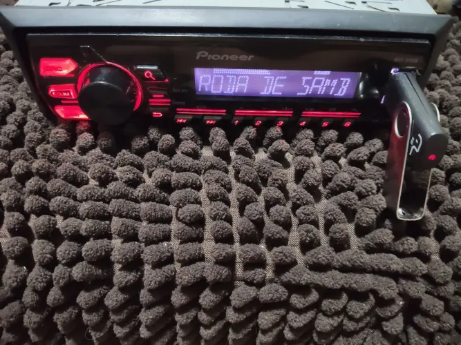 Vende se rádio Pioneer