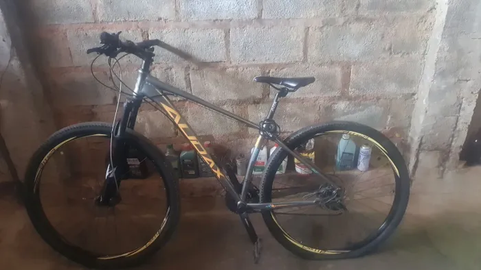 Bike audax aro 29 , modelo adx , somente a mesinha (espiga) trocada , mais é mesma marca