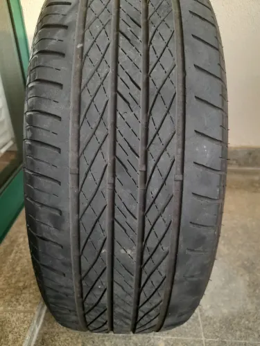 Pneu meia vida 235 60 17
