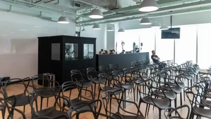 Cadeira Alegra Solna Masters Decorativa Empilhável Alta Resistência. 