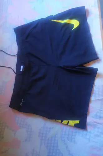 Comprei mais emagreci e não cabe mais em mim tamanho dela GG original perfeito estado
