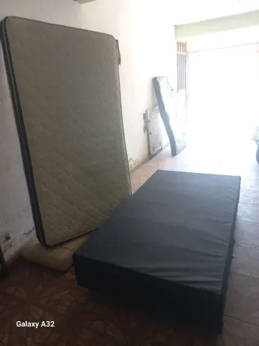 Cama box solteiro com molas
