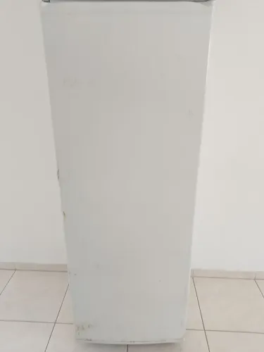 Barbada vendo geladeira.