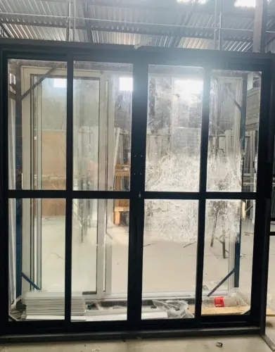 PORTA DE ALUMÍNIO PORTA PRETA PORTA SACADA 4 FOLHAS LINHA 25 - PRONTA ENTREGA