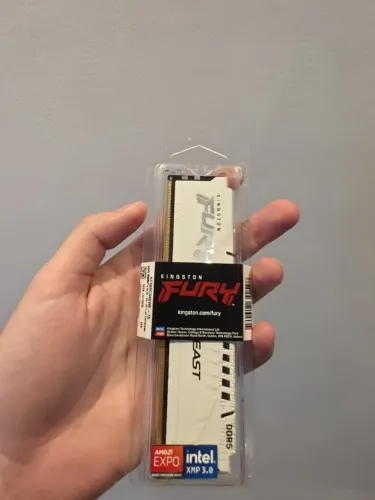 Memória RAM DDR5 Kingston Fury Branca 16GB 6800MHz CL34 Lacrado