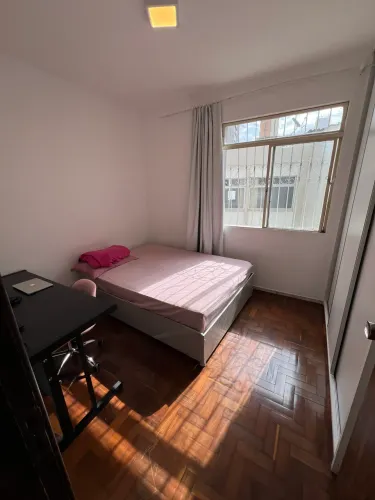 ALUGO QUARTO NA SAVASSI - SANTO ANTÔNIO