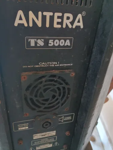 CAIXAS ANTERA TS500A , COM OS TRIPÉ,.MESA E CABOS