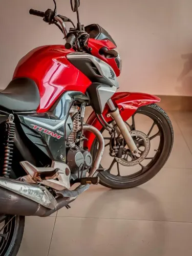 TITAN 160 Edição Especial 60anos
