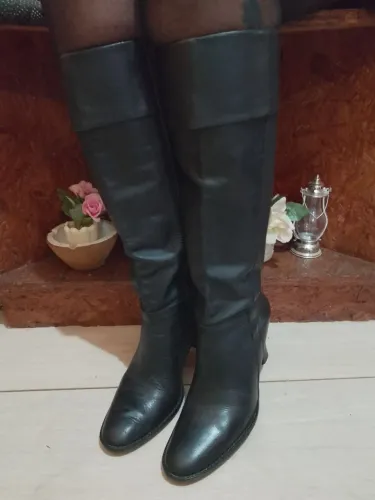 Bota em couro legítimo