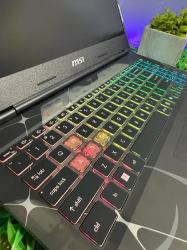 Notebook Gamer MSI Cyborg 15 Core 7 RTX 5060 NOVO!