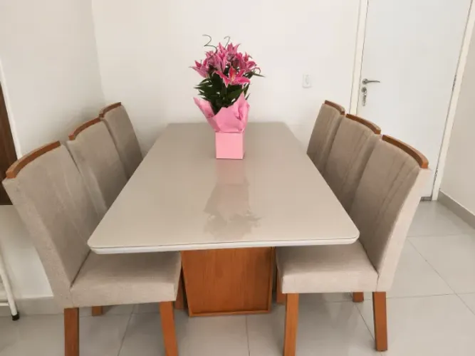 Mesa de Jantar 6 Lugares Retangular com Tampo de Vidro/MDF