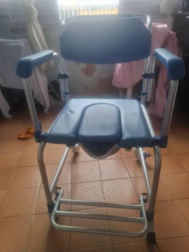 Cadeira de banho procirúgica pro 400 usada uma vez 