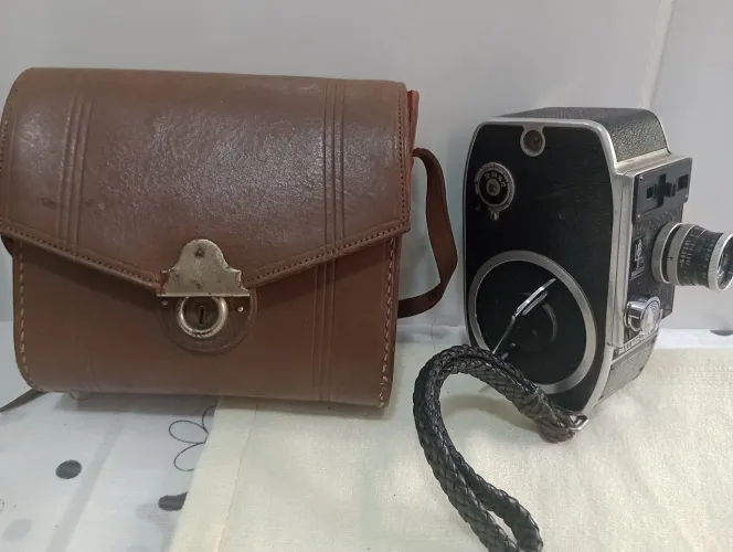 Antiga filmadora paillard-bolex