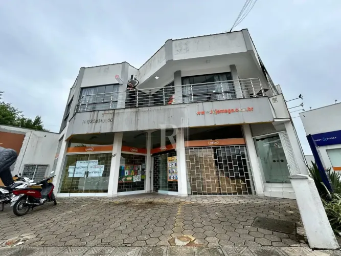 Sala para locação no centro de Tijucas, com proximidade a vários comércios e escola