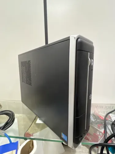 Computador Hp Elite 402 G1 com Intel Core i3, 4GB RAM, HD