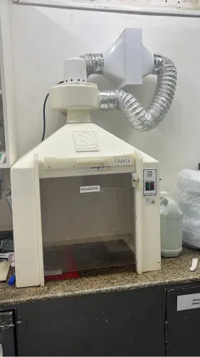 Capela de Exaustão Nalgon para Laboratório / Farmácia de Manipulação (com Duto e Exaustor)