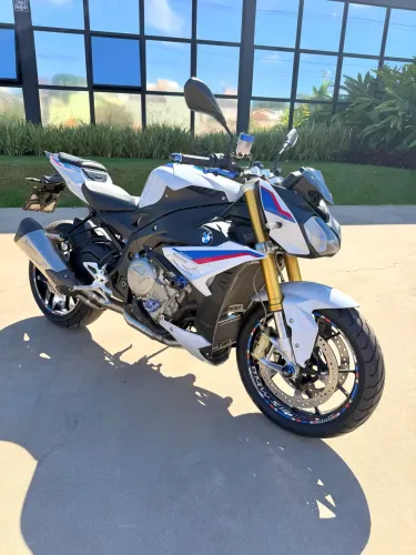 BMW s1000r