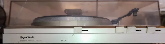 Toca Discos Gradiente DS-20