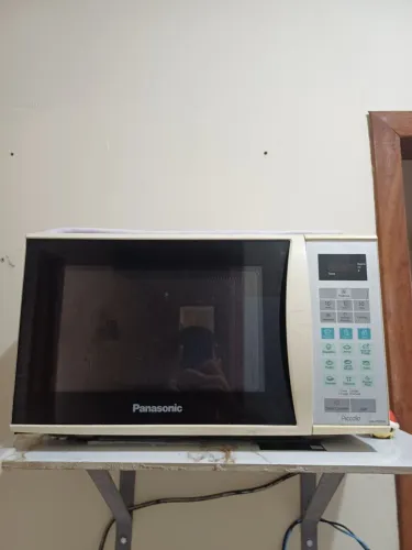 Micro-ondas funcionando tudo
