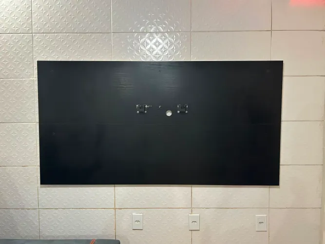PAINEL DE TV DE ATÉ 70'' COM SUPORTE