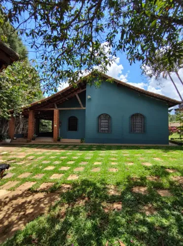 Excelente chácara a venda em Mairiporã, SP, muito pitoresca e confortável confira!