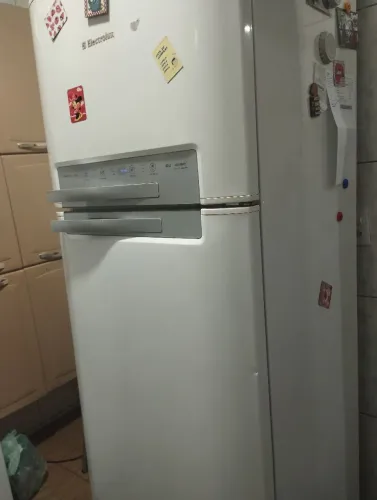 Geladeira 220 watts e freezer