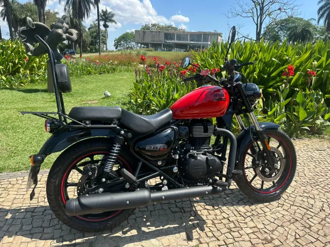 Royal Enfield Meteor 350cc - Fireboll Vermelha