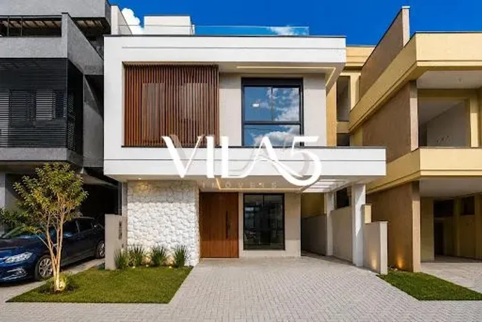 Casa em Condomínio no Santa Cândida, Curitiba | 3 Suítes