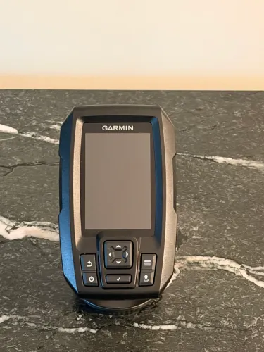 Sonar garmin striker 4 pouquíssimo usado