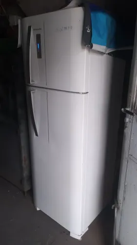 Geladeira electrolux frost free cor branca