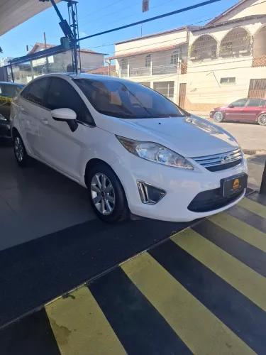 Ford Fiesta Sedan SE 1.6 16V Flex 4P 2013