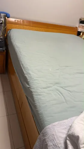 Cama de casal com solteiro auxiliar