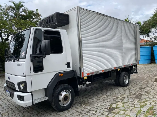 Oportunidade Ford Cargo 1119 ano 2017