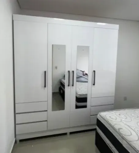 Guarda-roupa solteira semi novo