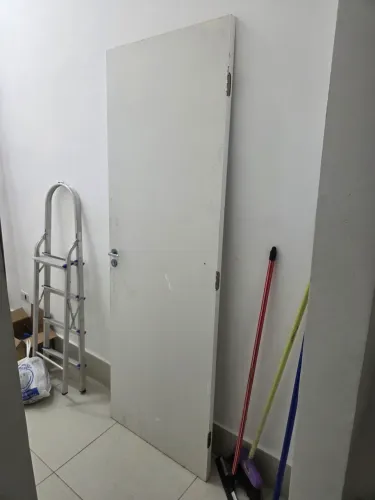 Porta de Madeira folha  com fechadura 