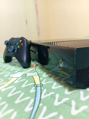 XBOX ONE FAT PRETO 500GB + CONTROLE COM GRIPS