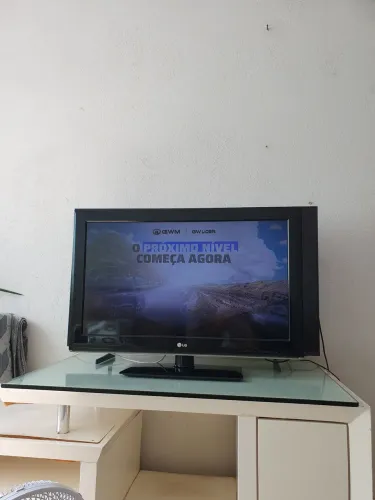 Tv LG 32 polegadas em ótimo estado com controle remoto  ( não é smart) retirar no local.