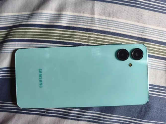 Galaxy A06 verde claro