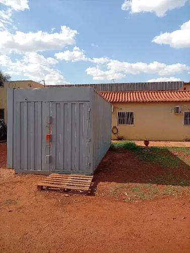 Vende-se Container 6 metros