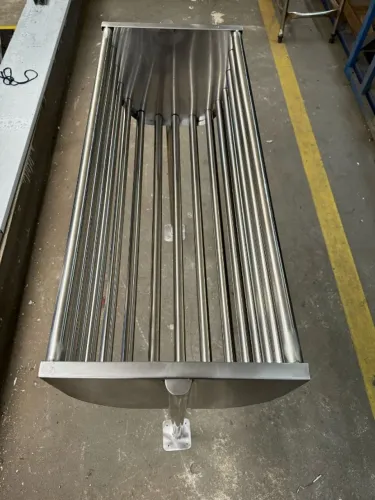 Fruteira inox, com tubos em aço inox escovado direto da fábrica, fabricamos sob medida.