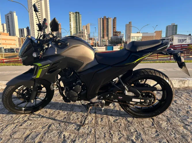 Fazer fz 25 2004