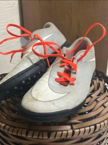 Chuteira Nike society tamanho 41