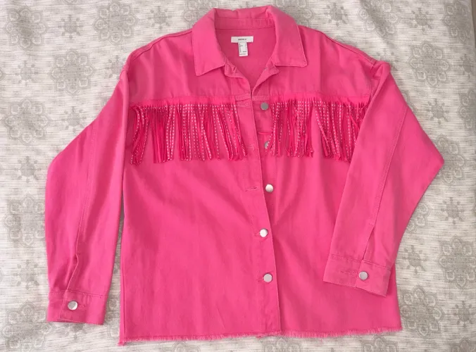 Jaqueta Jeans Rosa com franjas - da Forever 21 | usada uma única vez