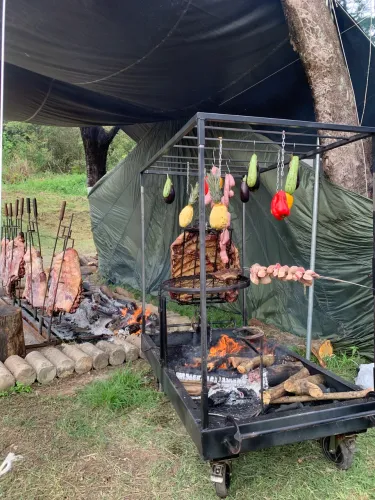 Estação de costela e churrasco