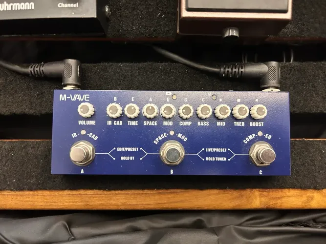 Pedal Pré-amplificador CUVE BABY BASS