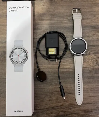 Smartwatch Galaxy Watch6 Classic Lte 47mm Prata Samsung com cabo, carregador e caixa