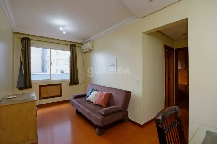 Apartamento mobiliado de 2 dormitórios no bairro Cidade Baixa.