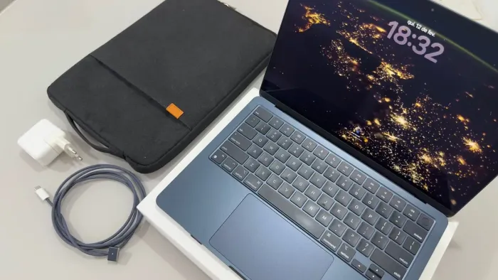 MacBook Air M3 2024 13 8GB RAM / 256GB SSD ? Bateria 100% ? Estado de Novo!